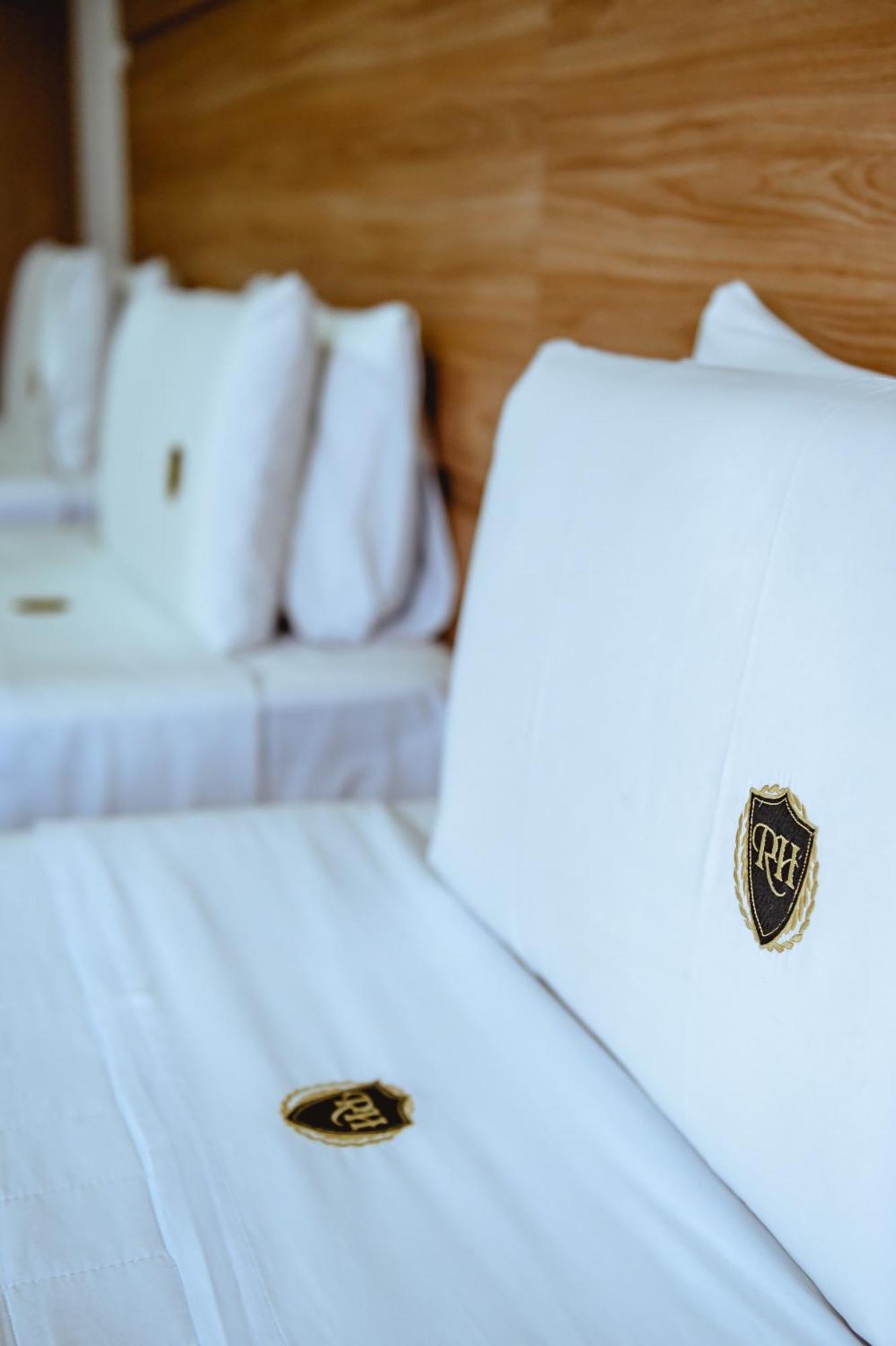 Riellis Center Hotel 博图卡图 外观 照片