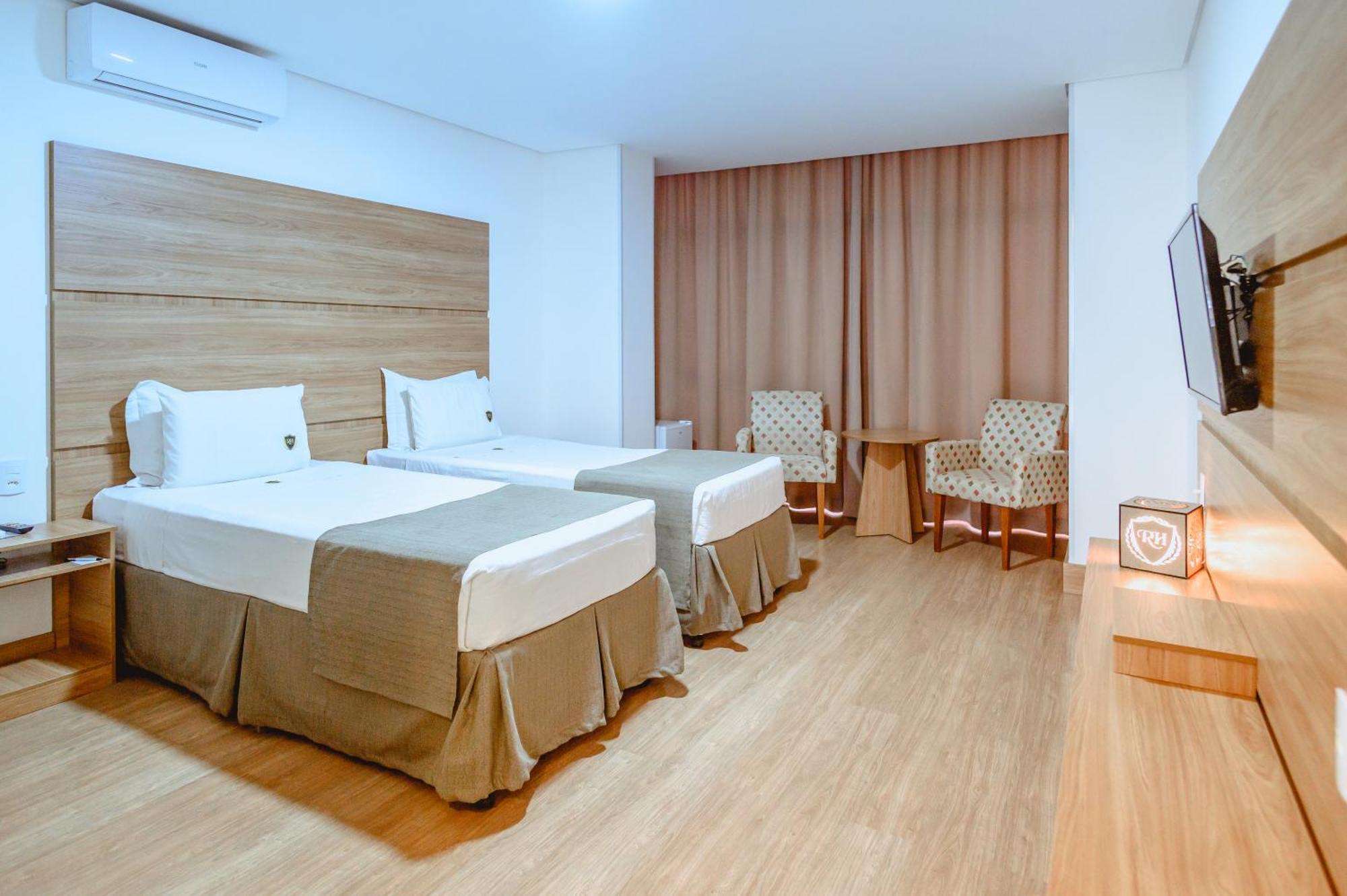 Riellis Center Hotel 博图卡图 外观 照片