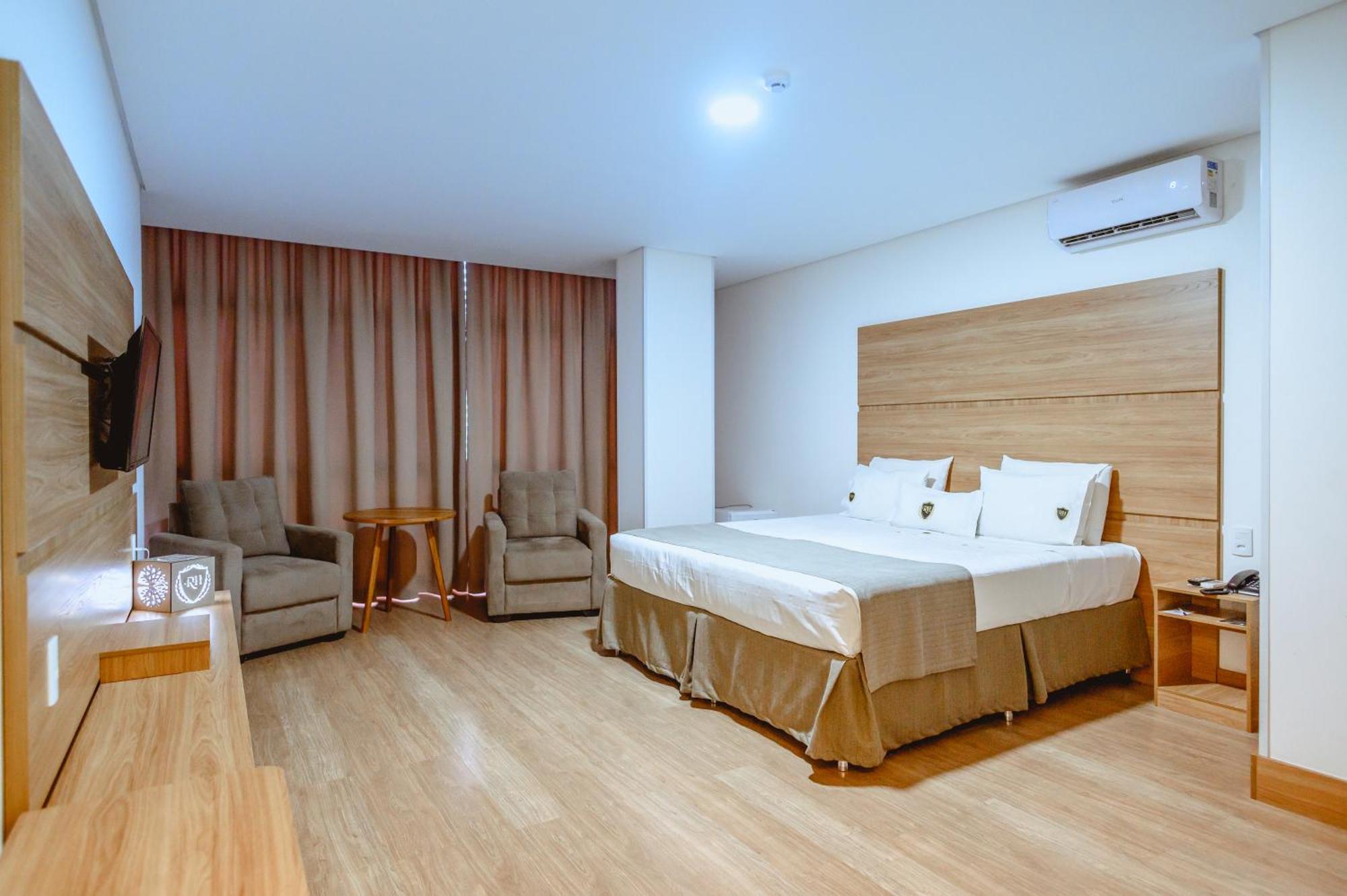 Riellis Center Hotel 博图卡图 外观 照片