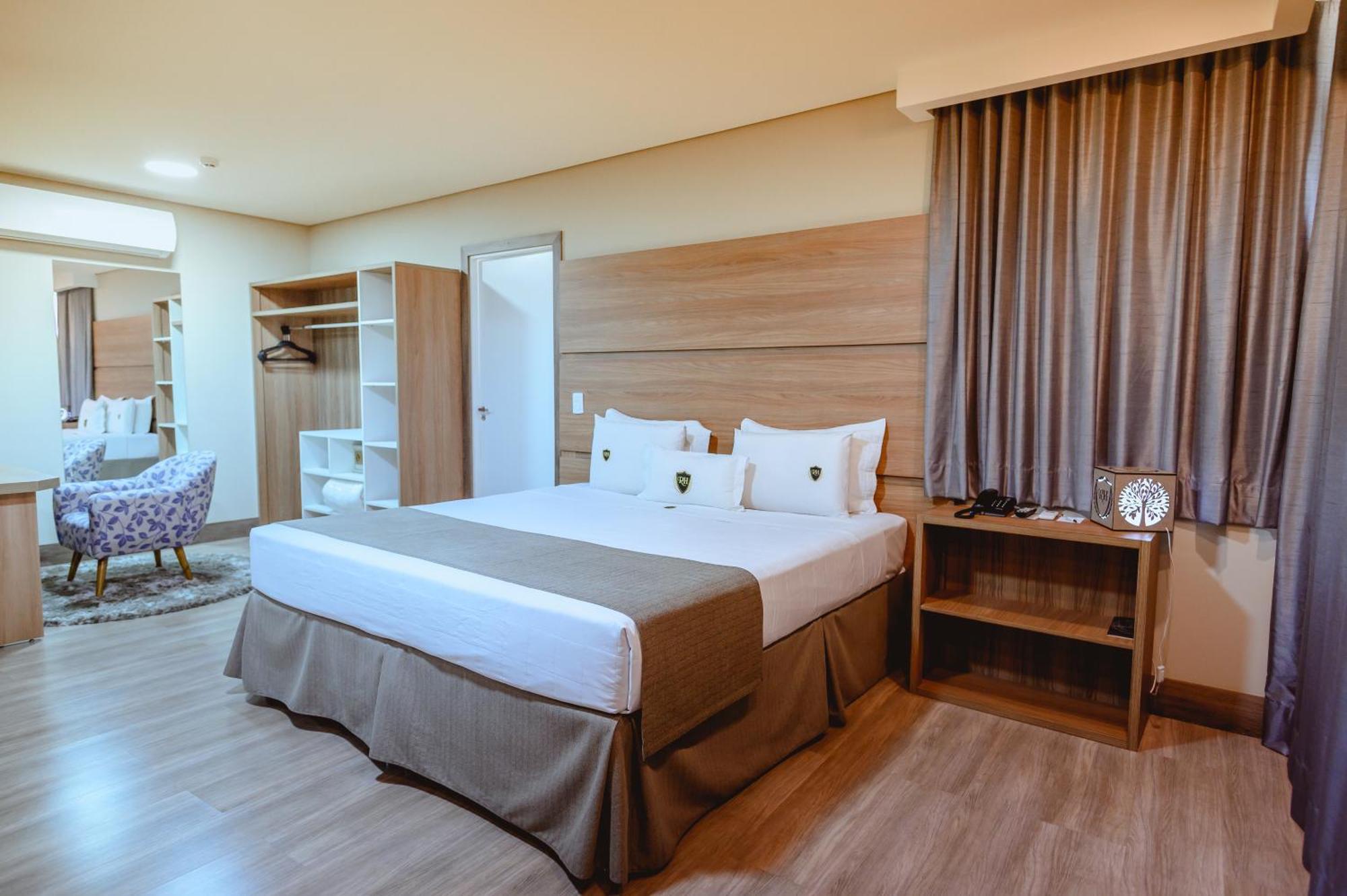 Riellis Center Hotel 博图卡图 外观 照片