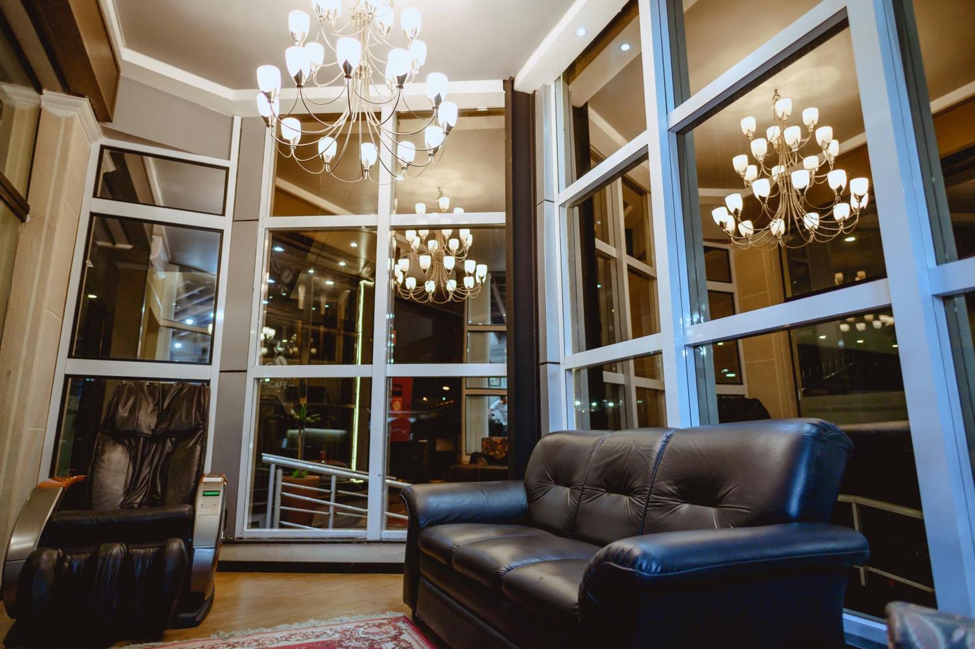 Riellis Center Hotel 博图卡图 外观 照片